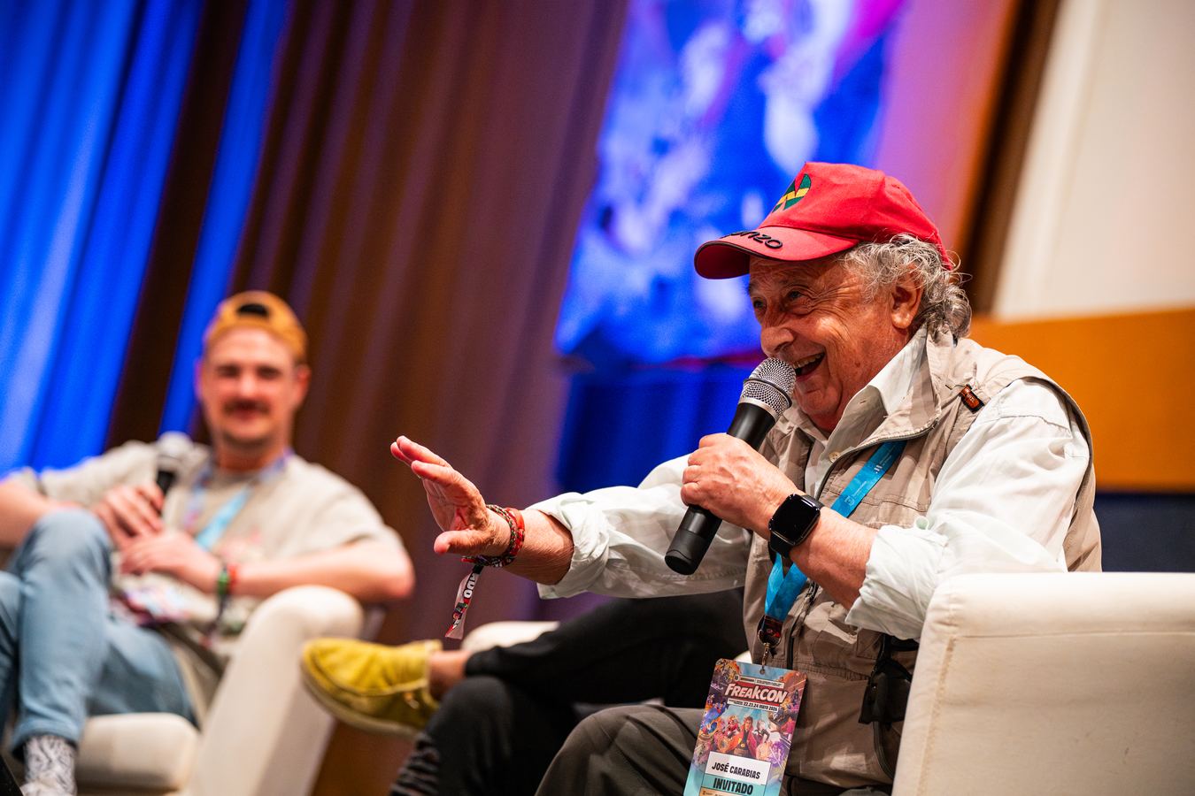 Charla en directo con público en FreakCon