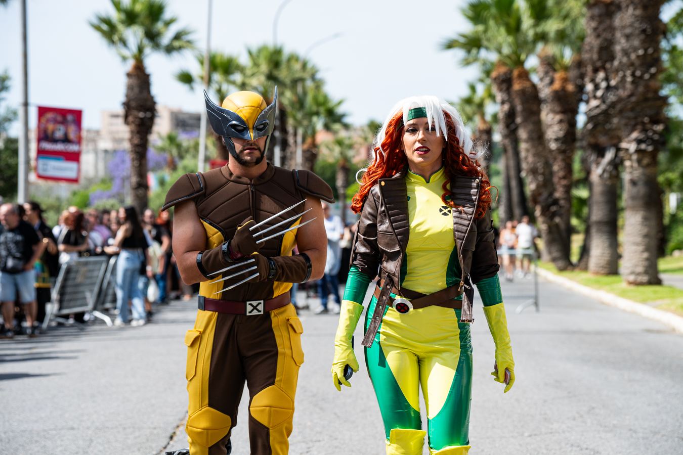 Fans conociendo a un invitado de FreakCon